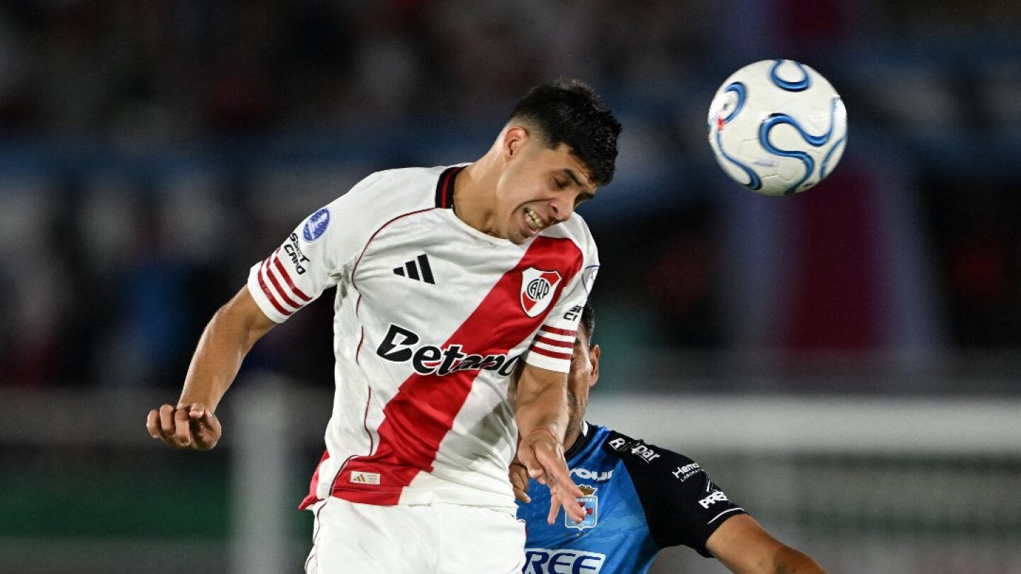 Con un jugador menos, River Plate se lleva un punto de Bolivia