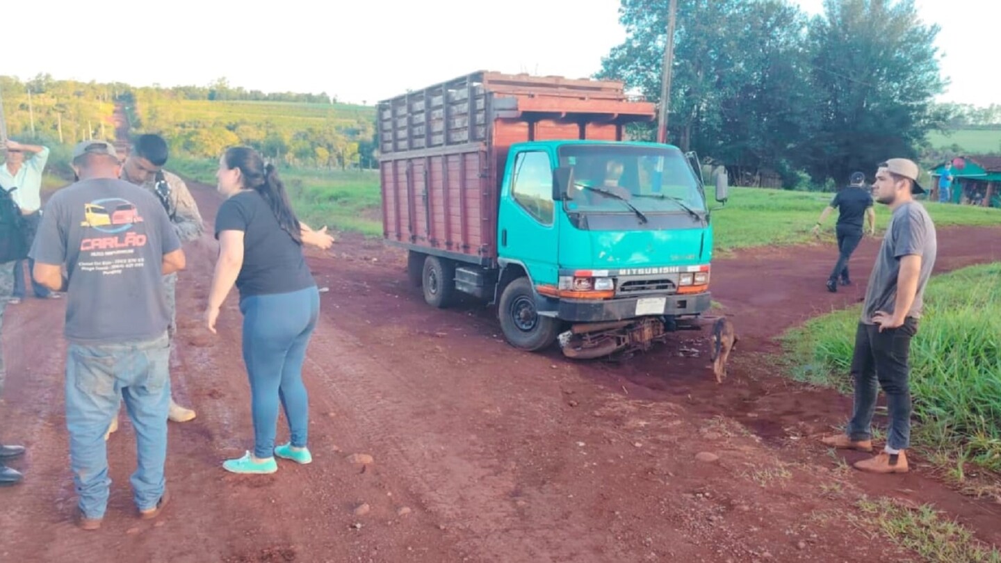 Niño muere tras chocar en motocicleta contra un camión en Itapúa
