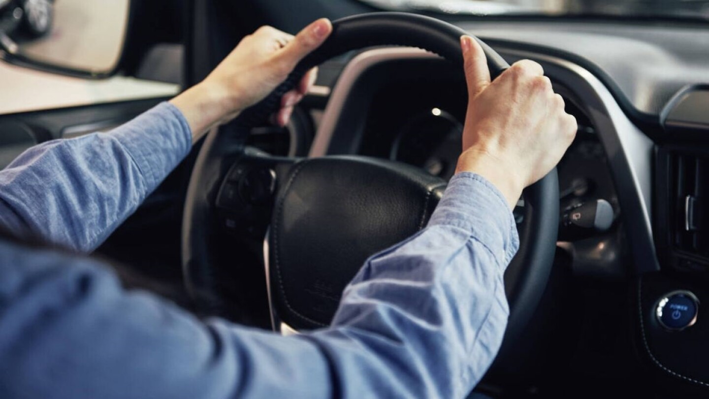 Empresa desvincula a chofer que huye tras chocar a una persona y se hace responsable de gastos médicos