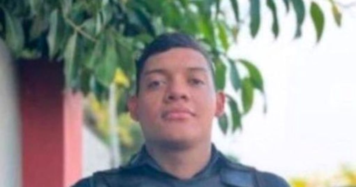 Joven policía muere en accidente de moto prestando servicio