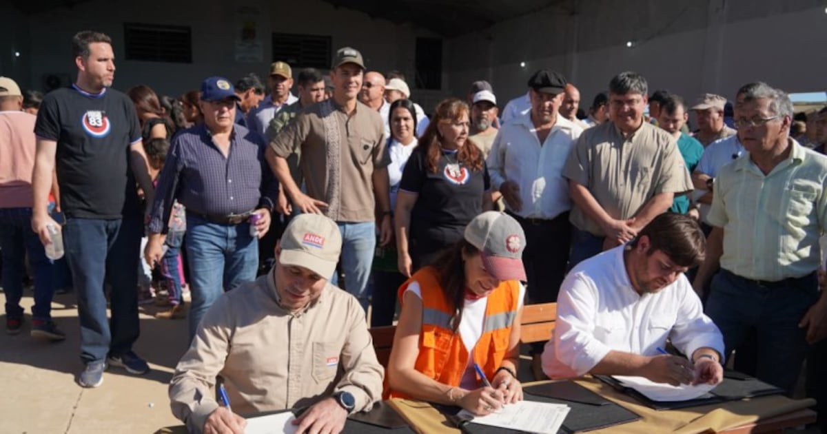 Ande, MOPC y Municipalidad de Mariscal Estigarribia firman convenio para planta solar de 10 MW en el Chaco