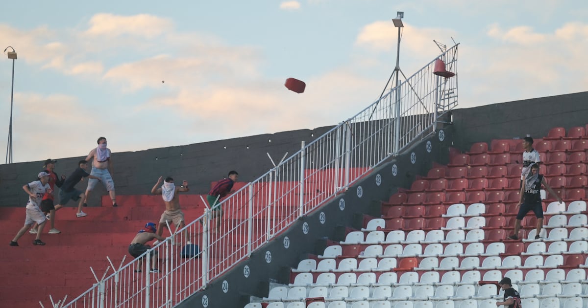 Arquidiócesis pide paz en las canchas tras incidentes del superclásico