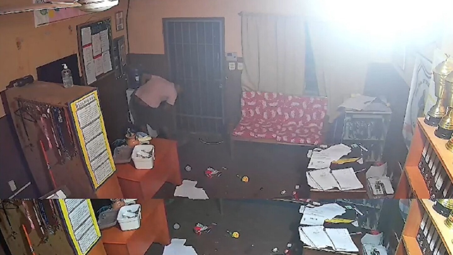 Detienen a ex alumnos como sospechosos de robo en una escuela en Itá