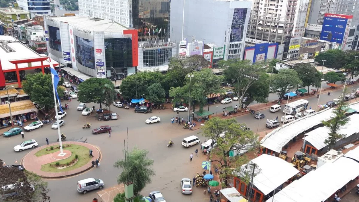 Feriado oxigena a Ciudad del Este: El real fortalecido aumenta las ventas en el comercio de frontera