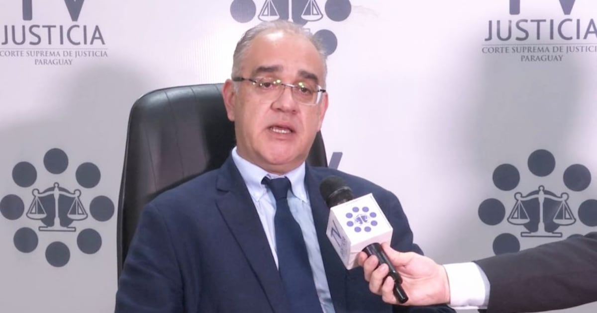 Juez Humberto Otazú aclara situación sobre supuesto viaje al exterior ante la Corte Suprema