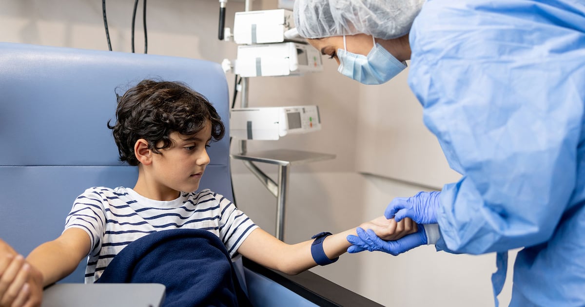 EE. UU. aprueba tratamiento para niños pequeños contra la diabetes