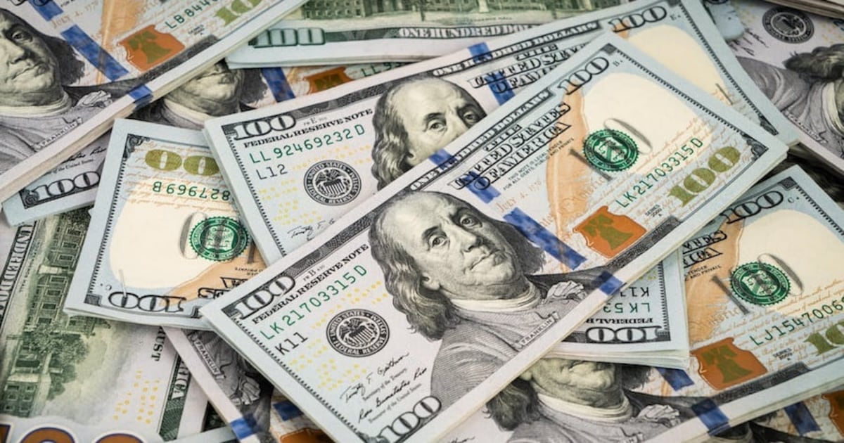 Dólar: cotización cae al nivel más bajo en años