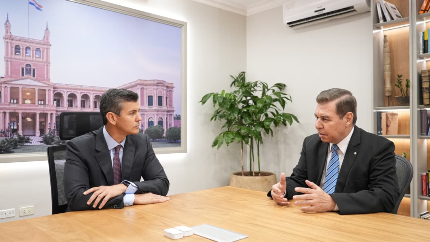 Peña nombra como ministro de Senatur a Jacinto Santa María, esposo de Marta González