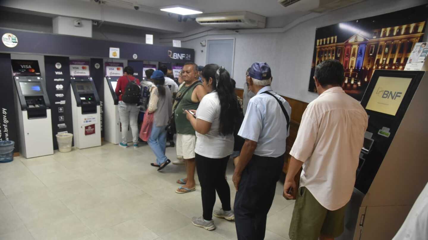 El 45,3% de los adultos mayores siguen trabajando y la mayoría lo hace por cuenta propia