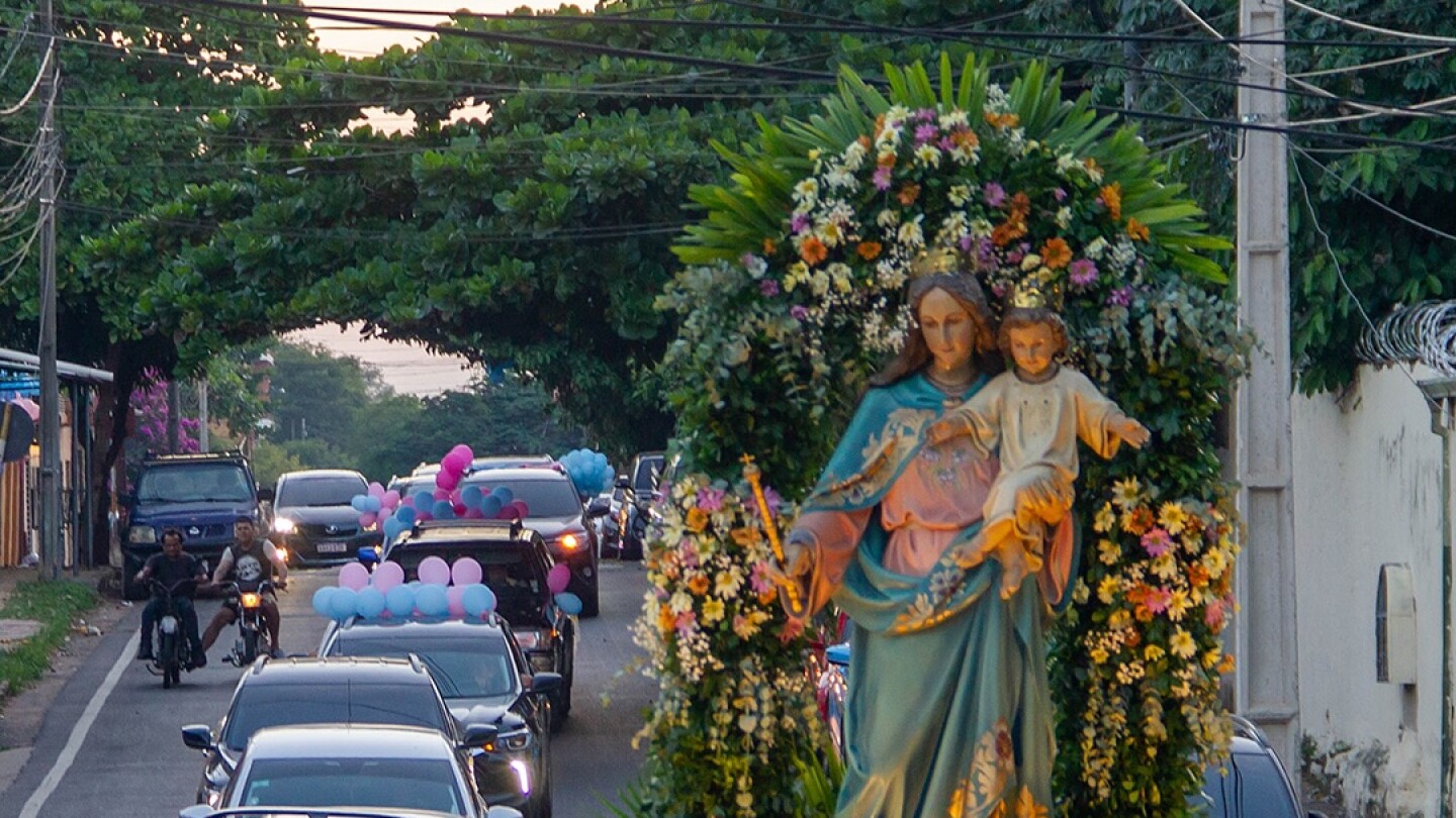 Comunidad católica celebra el Mes de María Auxiliadora con diversas actividades espirituales