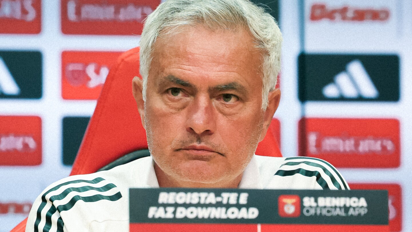 Mourinho aclara rumores sobre el Real Madrid y confirma compromiso con Benfica