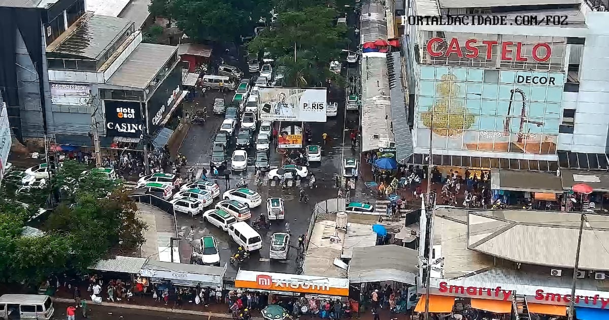 CDE explota con gran afluencia de compristas por el largo fin de semana