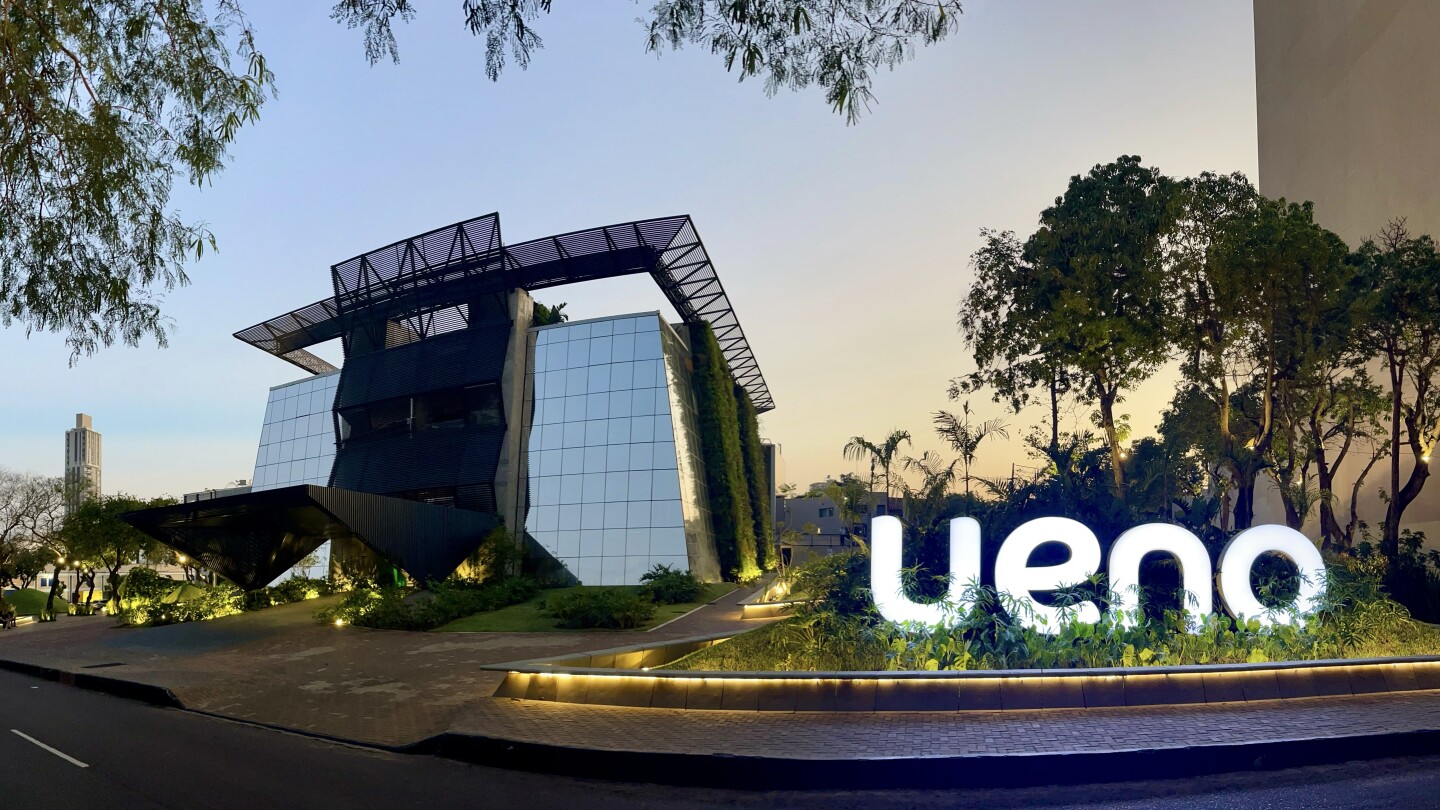 ueno bank eleva su calificación a AApy y fortalece su liderazgo