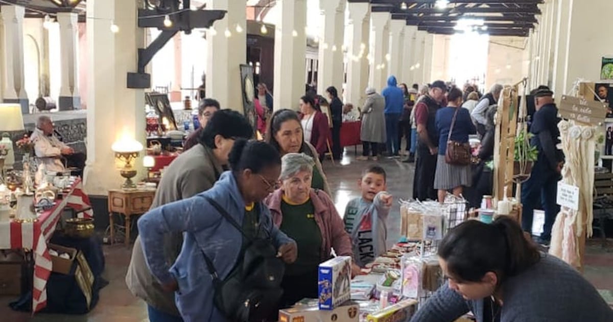 Feria de antigüedades celebra hoy su edición aniversario