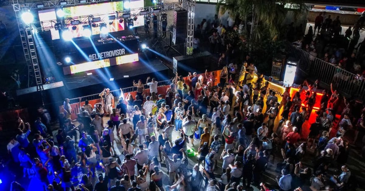 Con dos pistas de baile, El Retrovisor celebra el Día del Trabajador esta noche