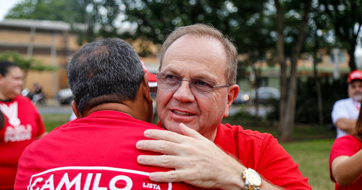 Camilo Pérez saca 9 % de ventaja y sigue creciendo