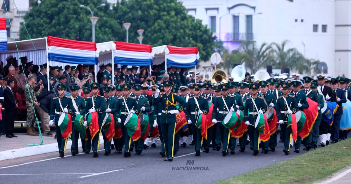 Desfile cívico militar se realizará con menos despliegue, confirma ministro de Defensa