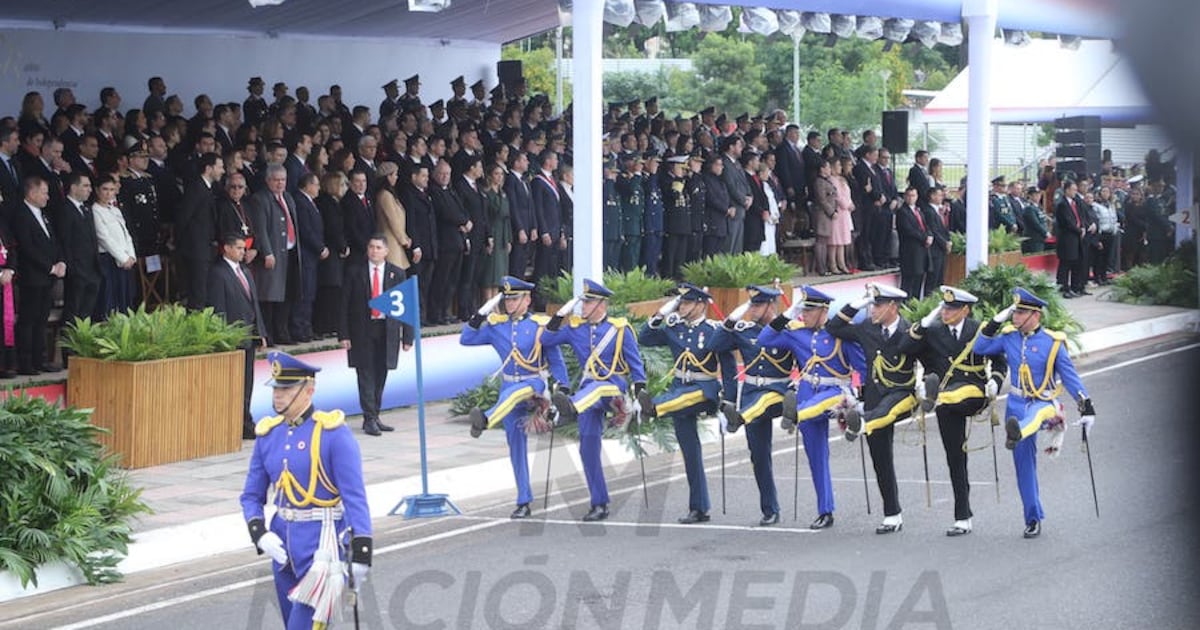Desfile patrio: Alliana apunta a sectores que “buscan sacar rédito político”