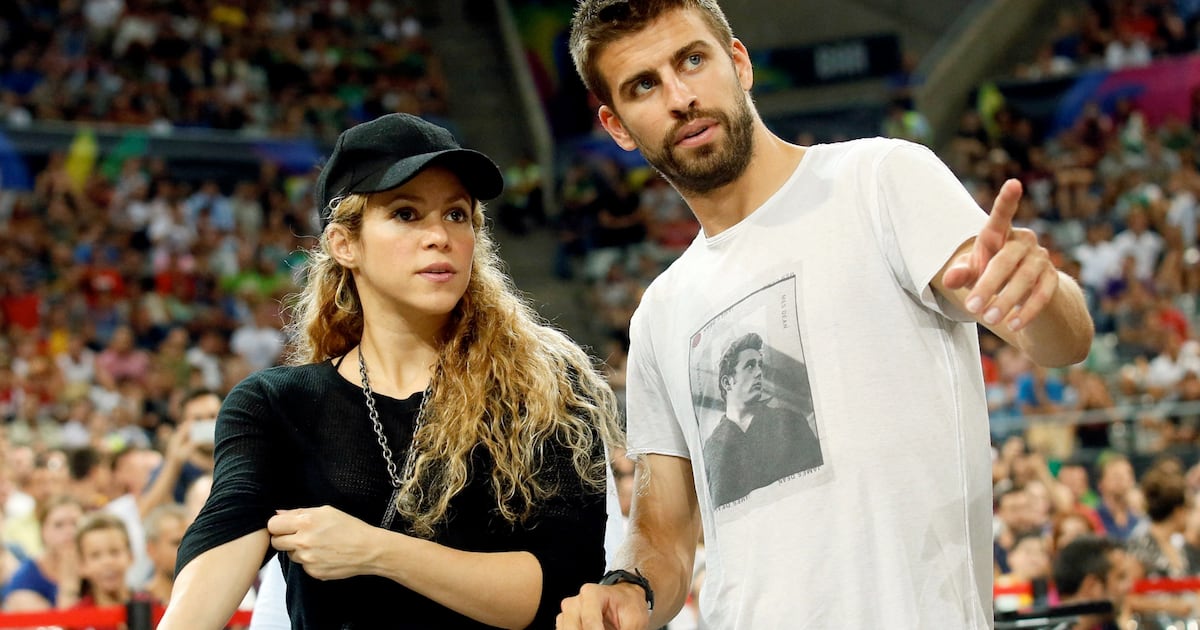 Piqué analiza medidas legales contra Shakira por la sobreexposición de sus hijos