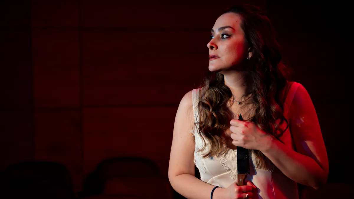 Antonella Zaldívar: “El teatro despierta emociones conscientes e inconscientes; más que un trabajo, para mí es un alimento”