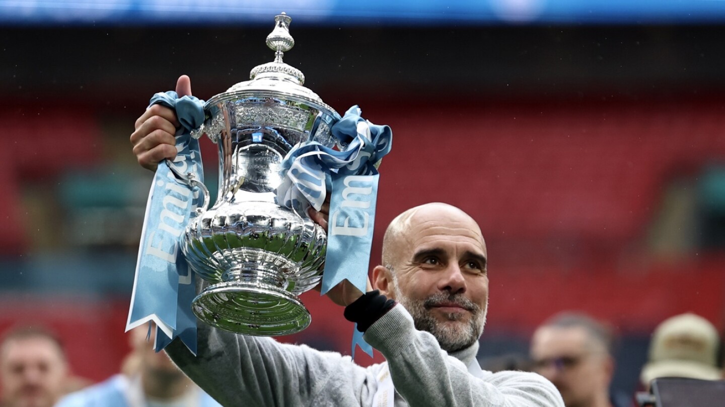 Pep Guardiola, doblete copero nacional y cerco a Alex Ferguson