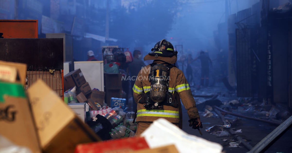 Tensión y preocupación en el Mercado Municipal de Limpio por incendio de local comercial