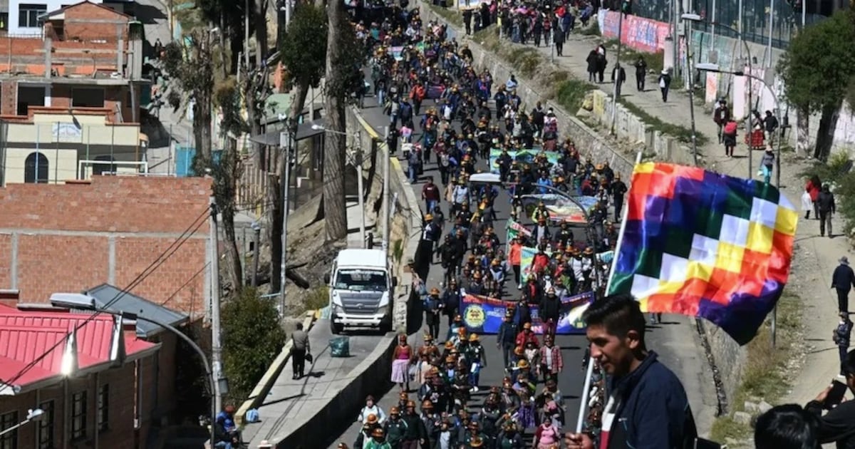 Siguen los violentos disturbios en Bolivia y se agrava la crisis