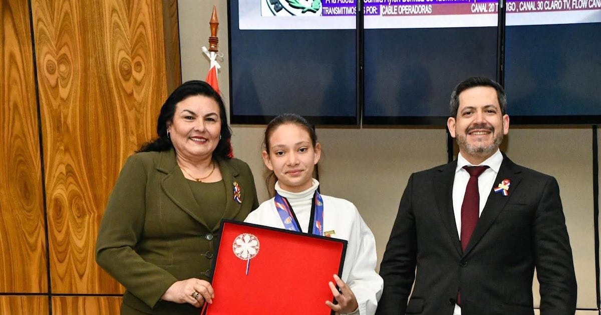 Joven atleta guaireña y reconocido médico reciben distinciones de la Cámara Baja