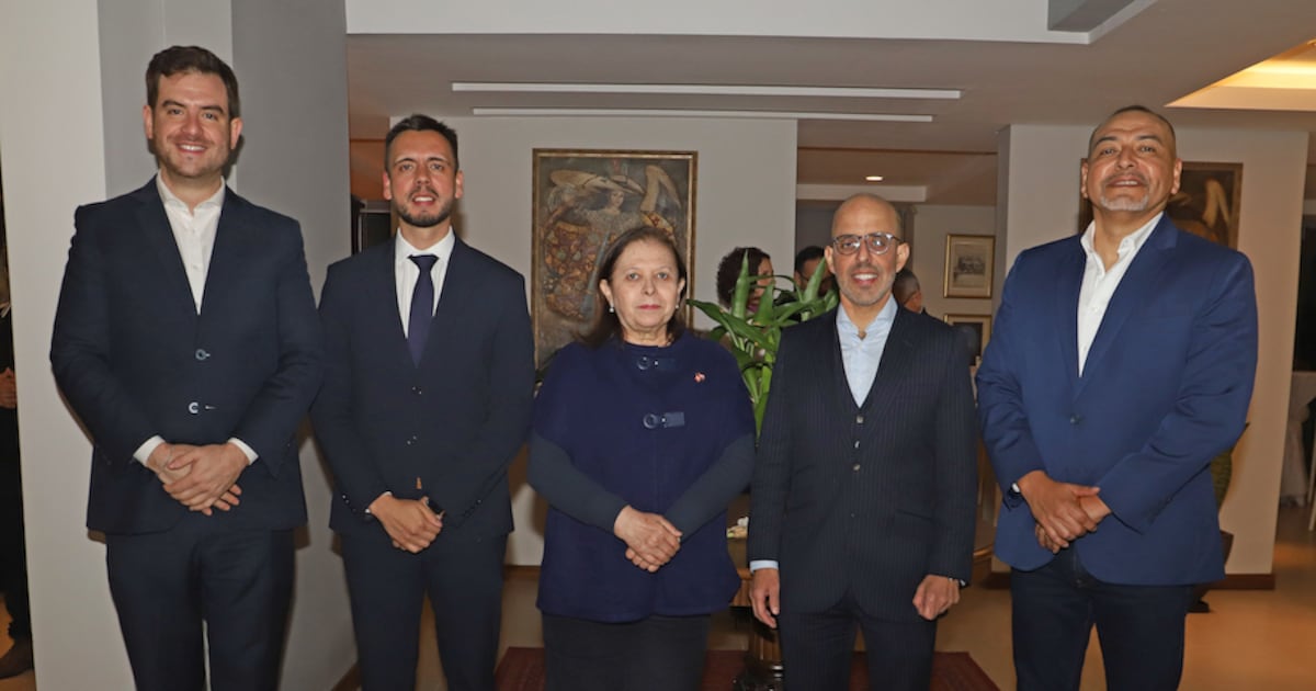 Cóctel de agasajo en la Embajada de Perú