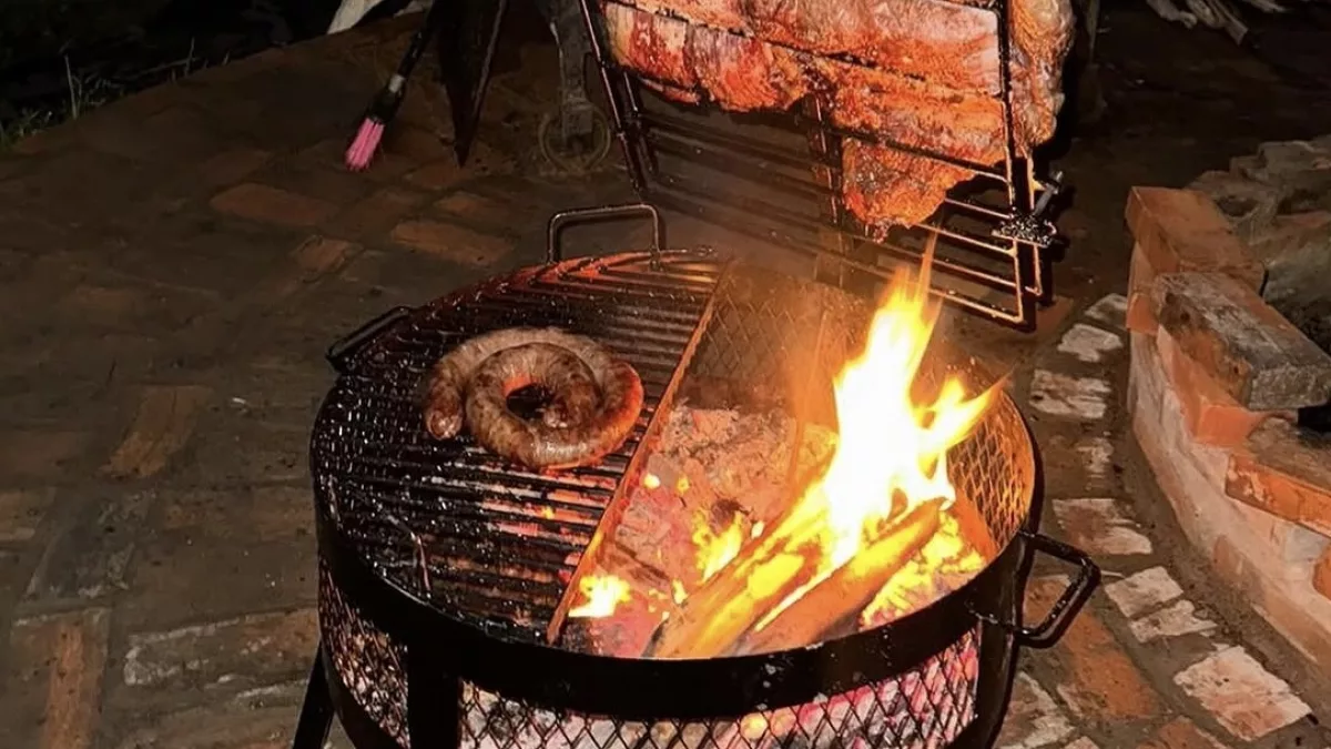 Quemó el pasto de la casa de su mamá y terminó creando un negocio que hoy vende fogoneros en todo el país