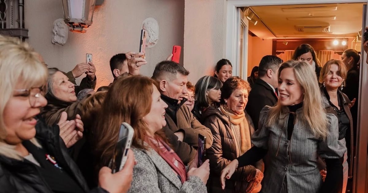 Comunidad paraguaya celebró apertura de la muestra “Kuña Guapa” en Buenos Aires