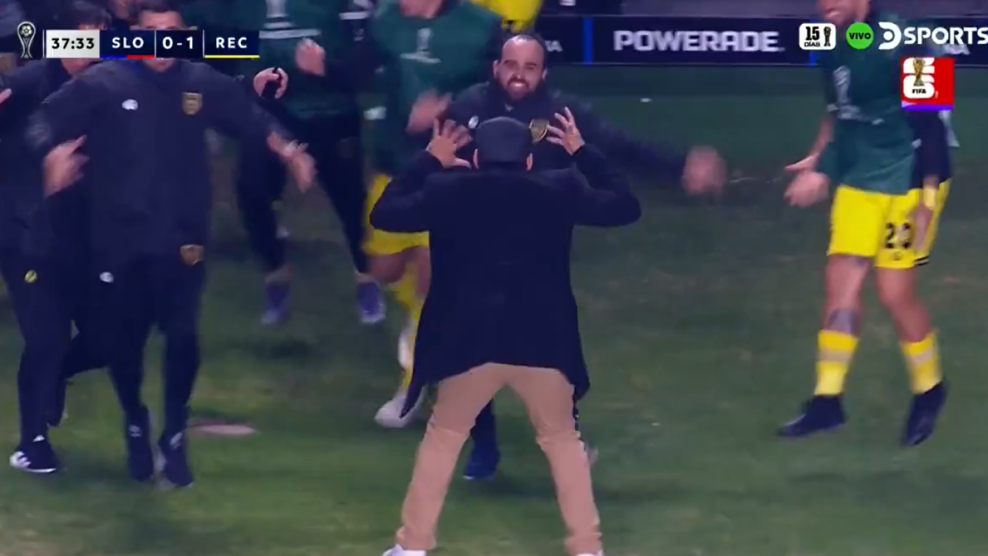 El alocado festejo de Jorge González