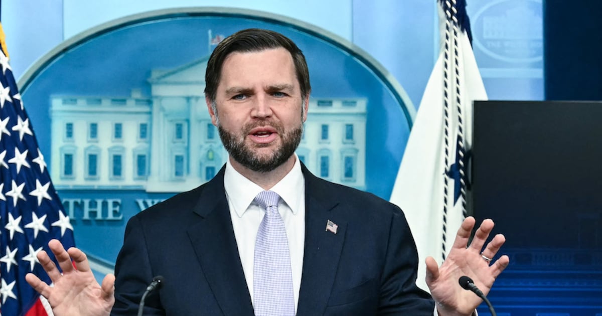 J.D. Vance advierte sobre el papel de la inteligencia artificial en futuras guerras