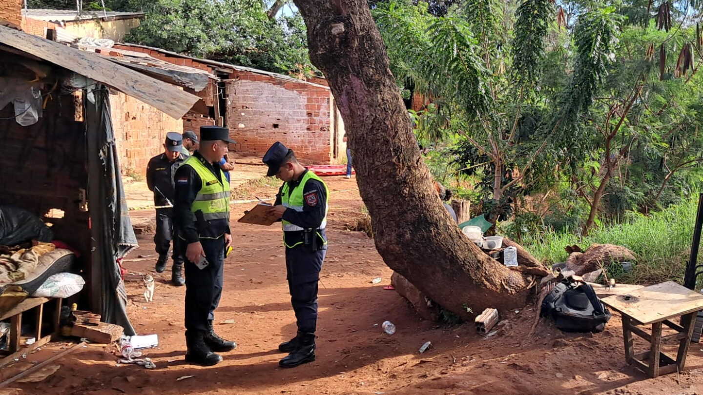 Hombre muere al caer de una altura alrededor de 8 metros en el cauce de un arroyo en PJC