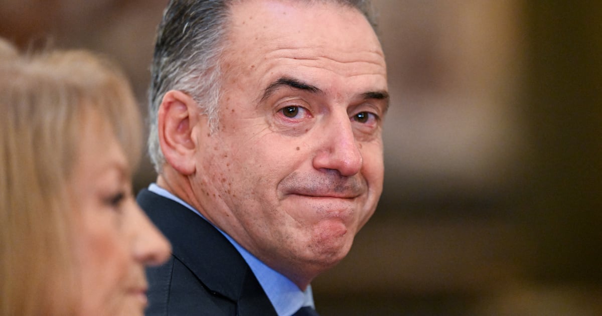 Presidente uruguayo se disculpa por polémica compra de un auto con descuento