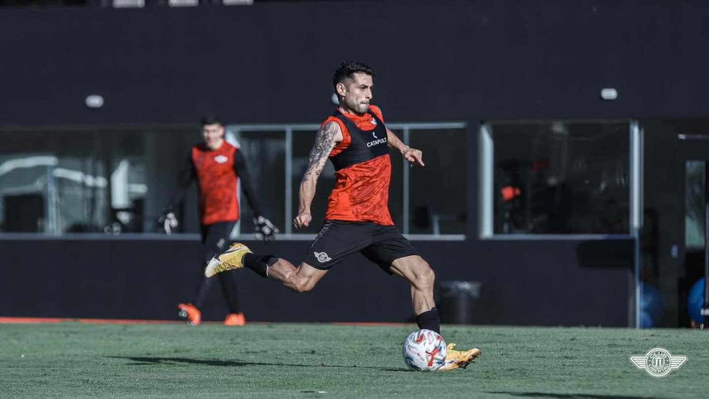 Rubén Di Tore: “Estamos en pleno estudio del plantel”