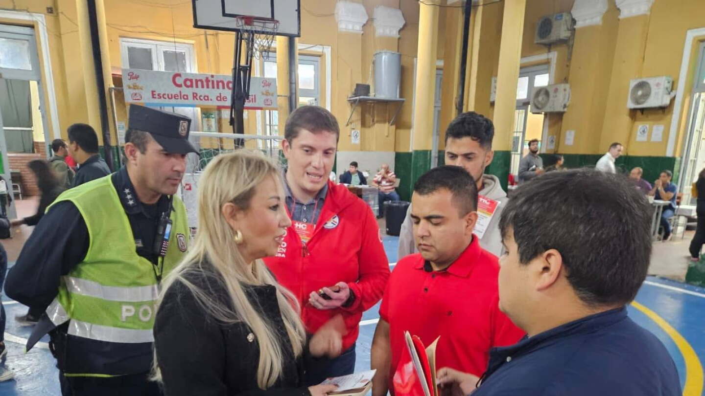 Fiscalía indaga supuesta acreditación falsa antes del inicio de votaciones en Asunción