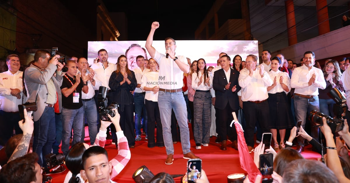 Peña resalta fortaleza de la democracia en celebración de internas coloradas