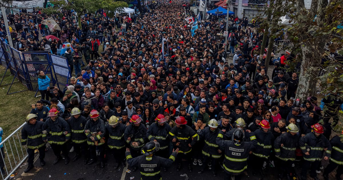 Una multitud despidió al astro del rock argentino Indio Solari