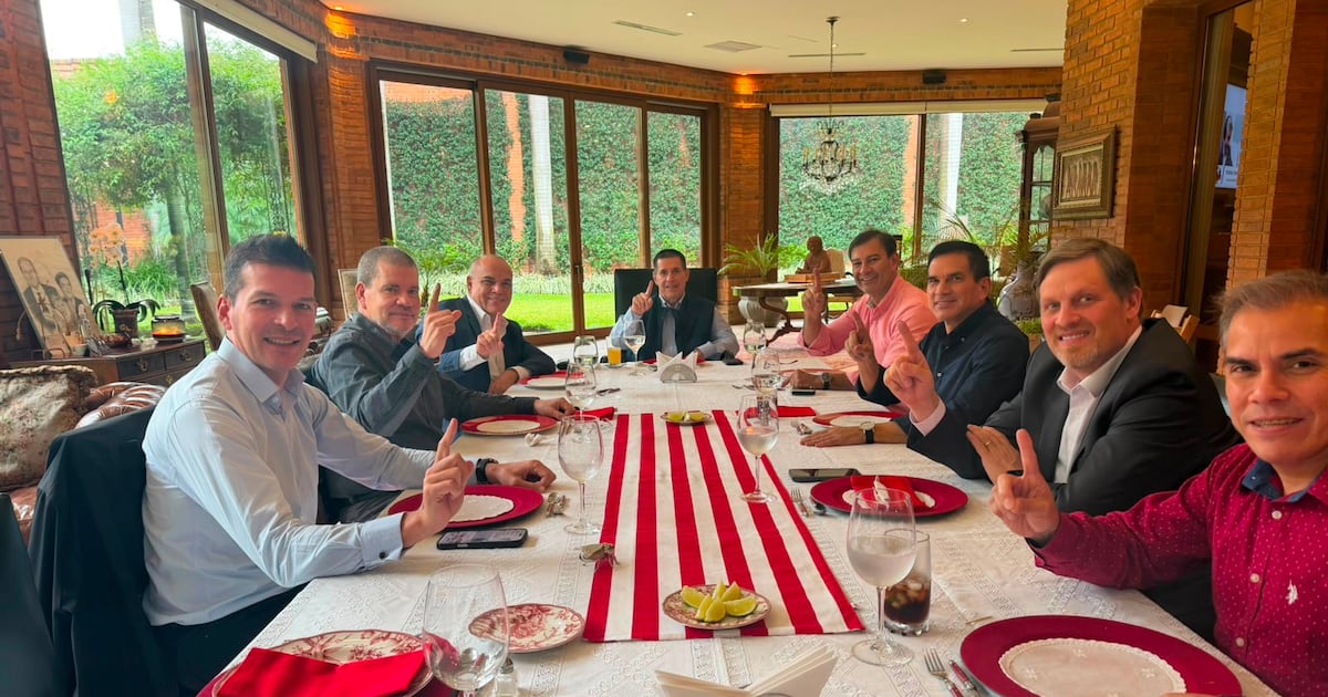 Cartes y altos referentes de Honor Colorado celebran el arrollador triunfo en las internas