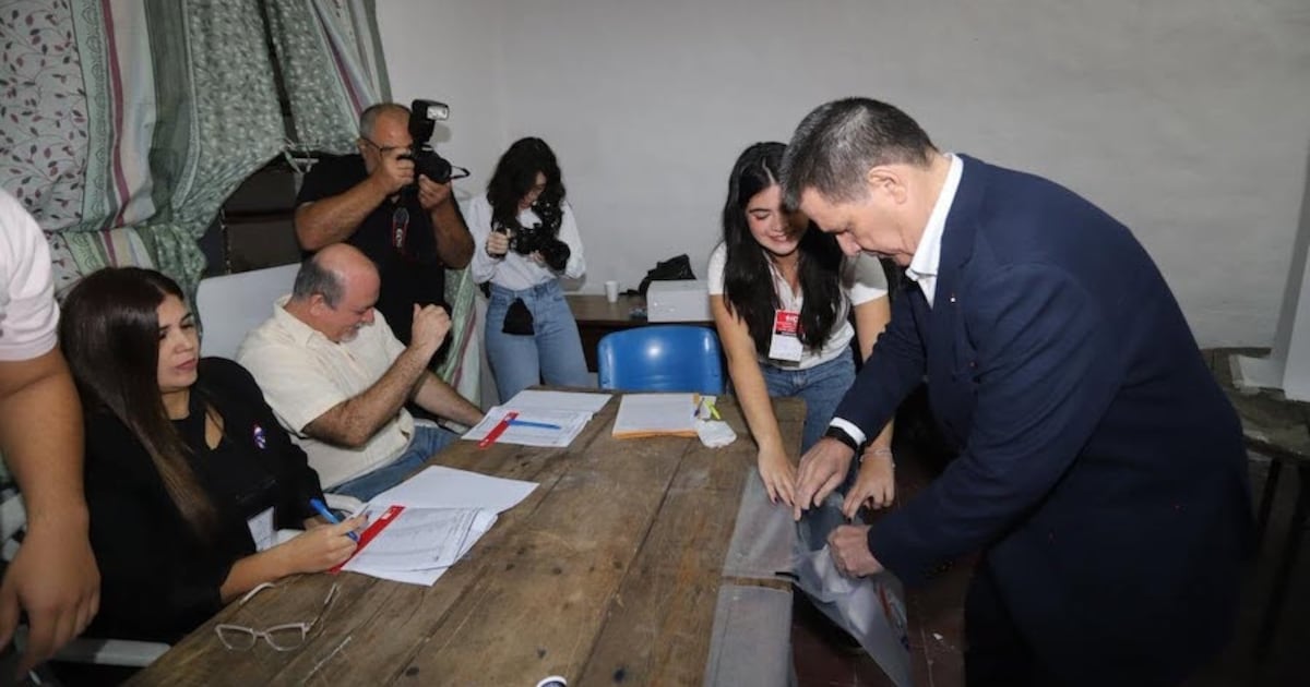 Aplastante mayoría del cartismo: ganó en 240 de los 263 distritos