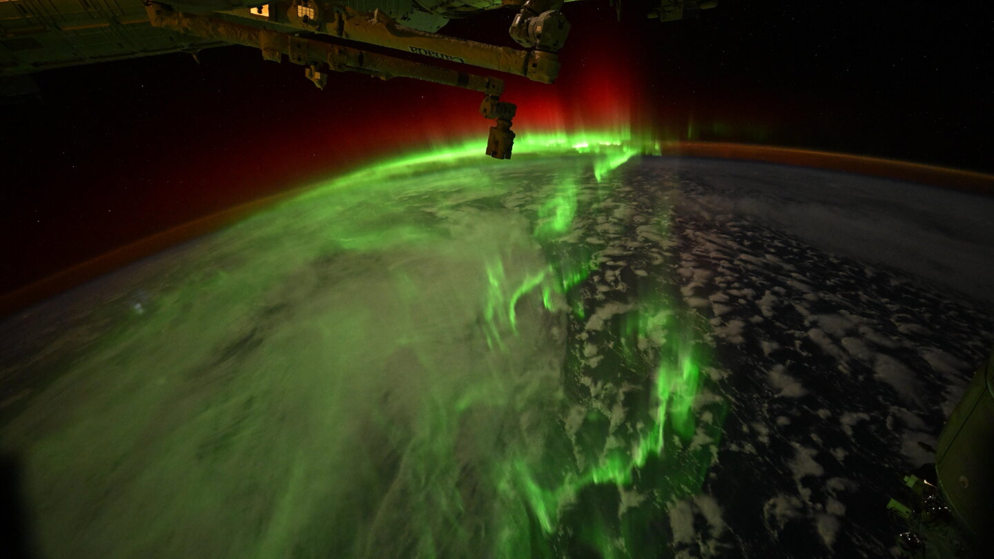 Astronautas presencian espectacular despliegue de auroras australes desde la órbita terrestre