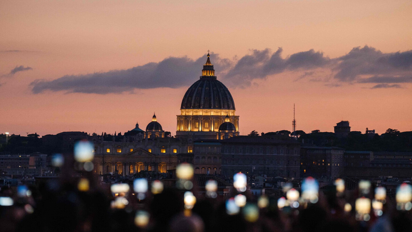 El Vaticano actualiza sus estatutos contra abusos y refuerza el control de las diócesis