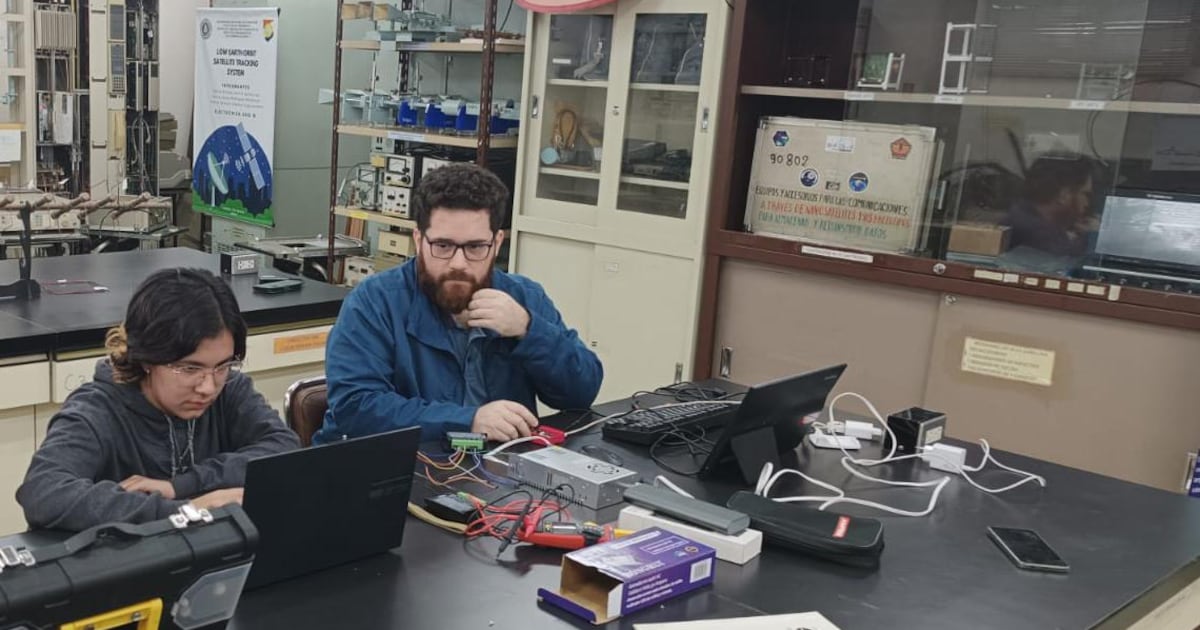 Alumna del CTN desarrolla el proyecto “Arapy I” para establecer comunicación con satélites