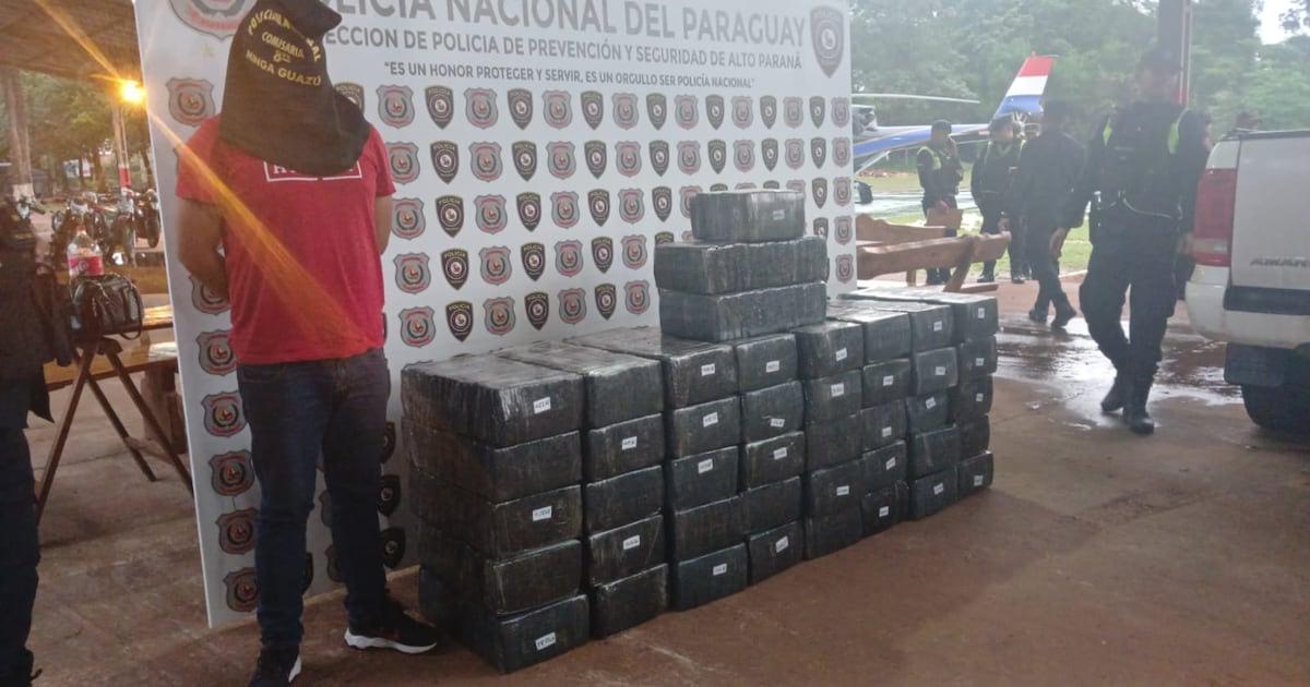 Incautan 850 kilos de marihuana y detienen al hombre en cuya camioneta fue hallada la carga