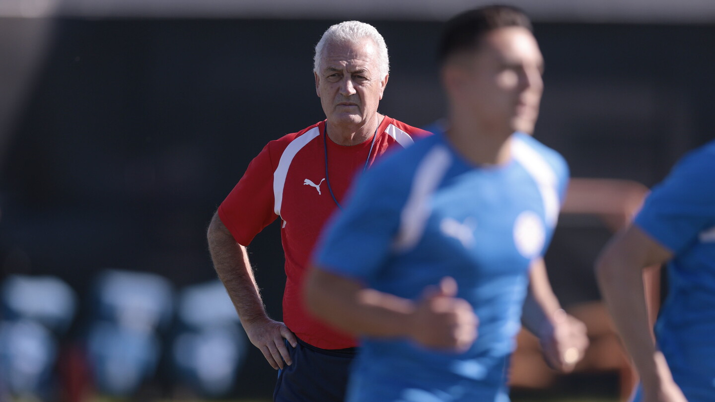 Gustavo Alfaro expresa su perspectiva sobre la pausa de hidratación en la Copa del Mundo