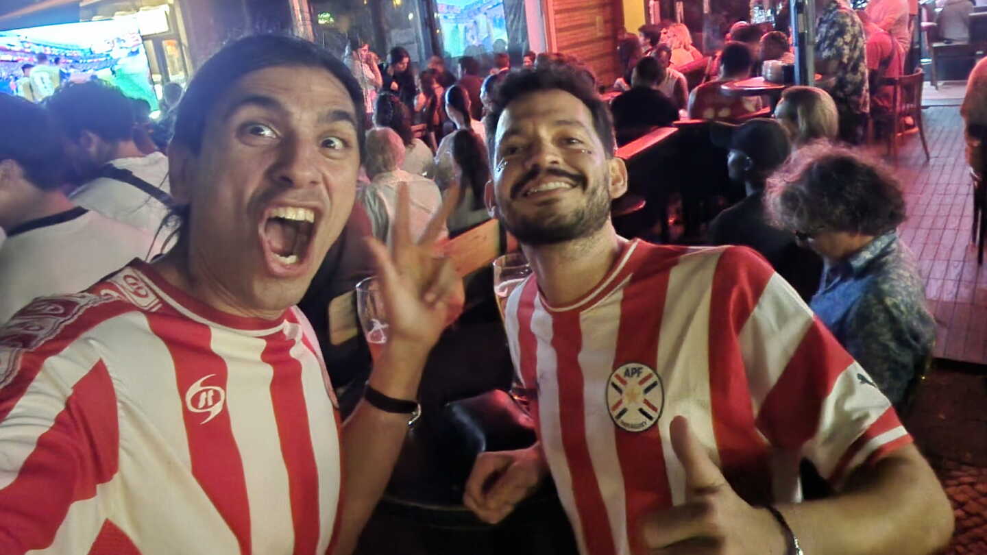 En tierra "enemiga": Paraguayos en Hannover reservaron bar entero para gritar con la Albirroja
