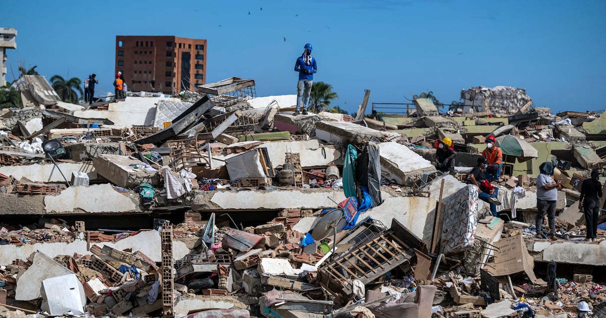 Venezuela: la vida se apaga tras 72 horas bajo los escombros