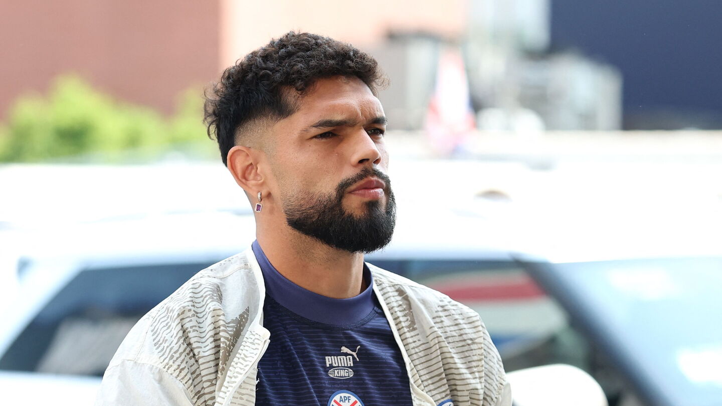 Omar Alderete está para iniciar ante Francia