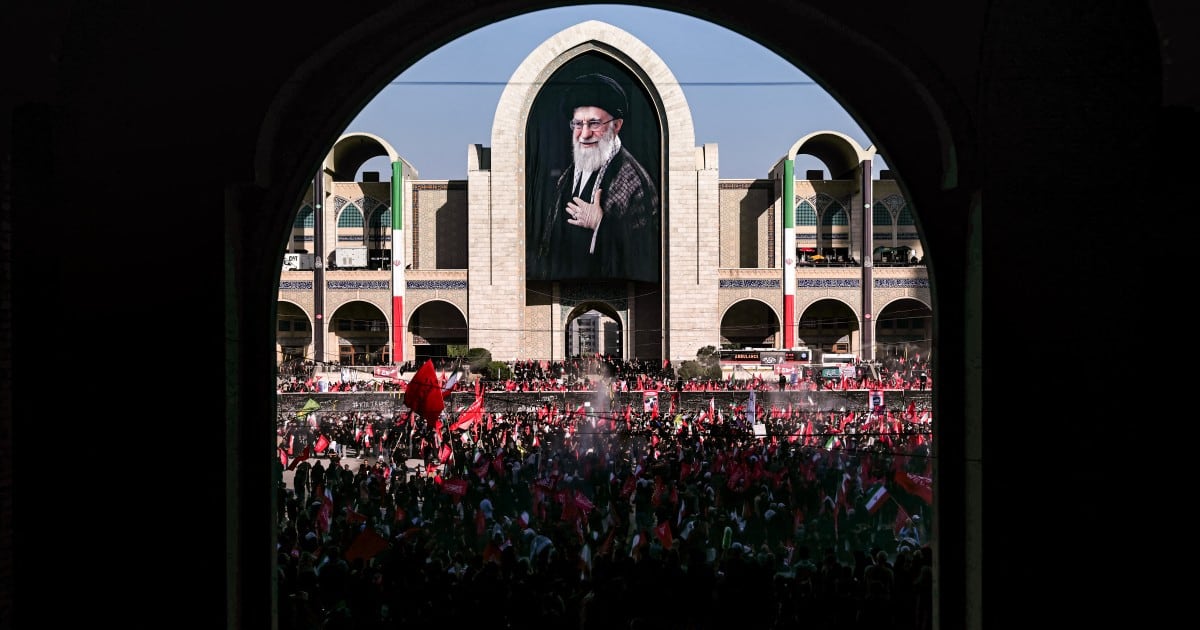 La ausencia del nuevo líder supremo de Irán marca el segundo día de funerales de Jamenei